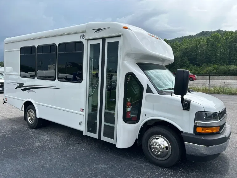 Picture of 2026 Chevrolet 4500 Starcraft Allstar Shuttle Bus
