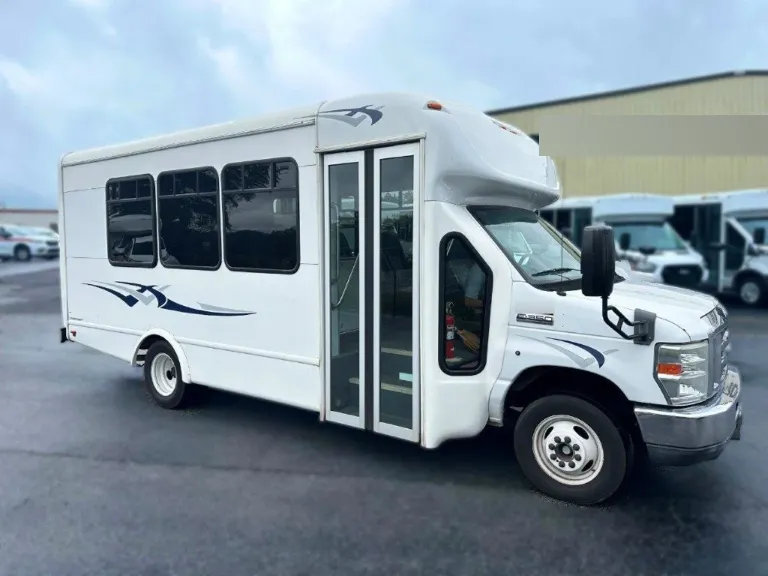 Picture of 2014 Starcraft Allstar Shuttle Bus