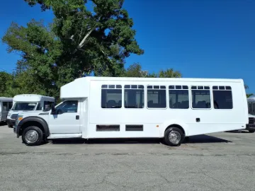 2016 Ford F-550 Goshen 32P Shuttle