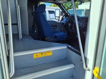 2016 Ford F-550 Goshen 32P Shuttle