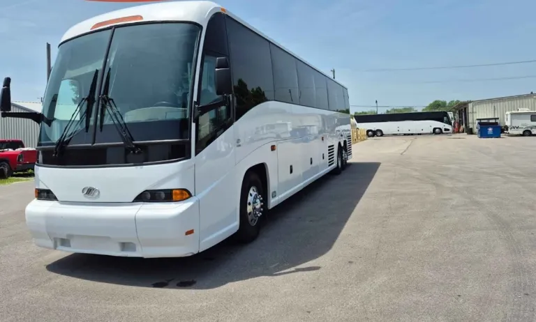 Picture of 2006 MCI J4500 Coach Coach Bus