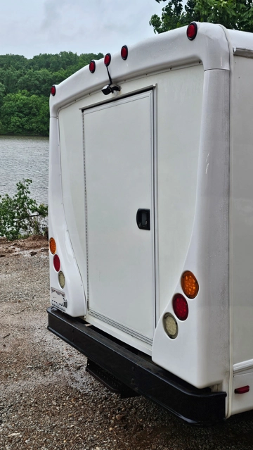 Picture of 2014 Ford E-350 Shuttle Bus