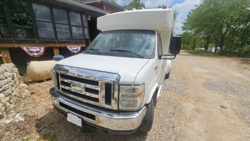 Picture of 2014 Ford E-350 Shuttle Bus
