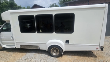 Picture of 2014 Ford E-350 Shuttle Bus