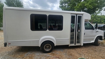Picture of 2014 Ford E-350 Shuttle Bus