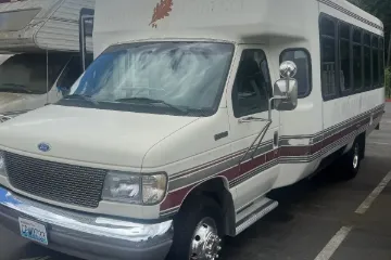 Picture of 1995 Ford E-350 Diamond 18P ADA