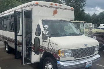 Picture of 1995 Ford E-350 Diamond 18P ADA
