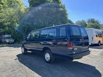 2011 Ford E-350 Comm Pickup/Van Passenger Van