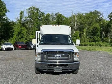 2015 Ford E-350 Shuttle Bus