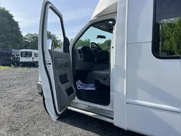2015 Ford E-350 Shuttle Bus