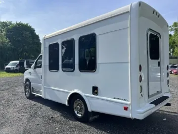 2015 Ford E-350 Shuttle Bus