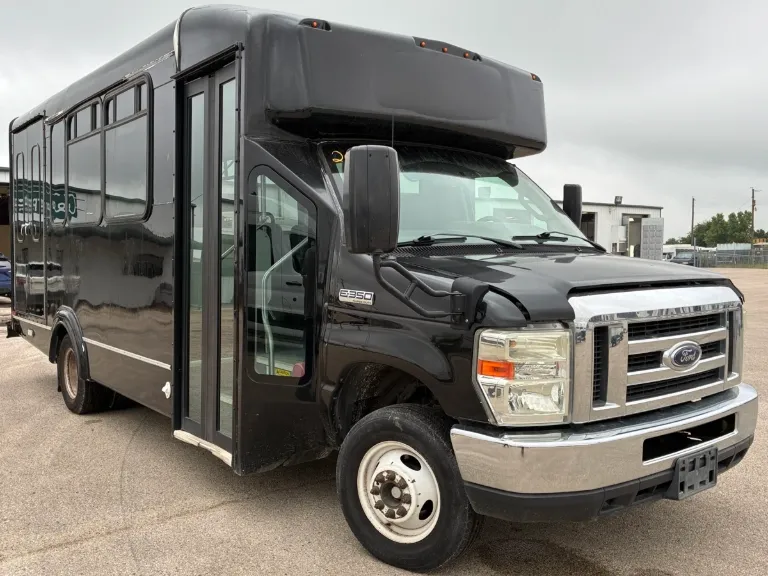 Picture of 2017 Ford E350 Shuttle Bus