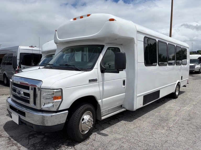 Picture of 2013 Ford E450 Shuttle Bus