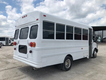 Picture of 2006 Chevrolet 3500 Shuttle Bus