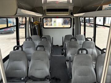 Picture of 2007 Ford E350 Shuttle Bus