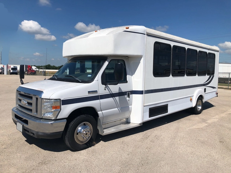 Picture of 2015 Ford E450 Shuttle Bus