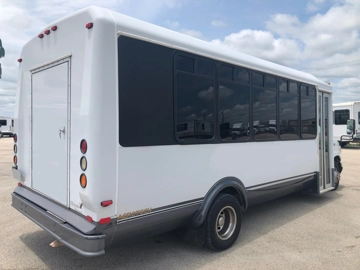 Picture of 2007 Ford E450 Shuttle Bus
