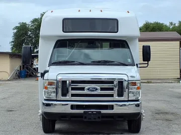 2018 Ford E-450 Glaval 12P ADA