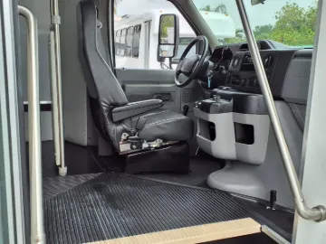 2018 Ford E-450 Glaval 12P ADA