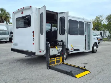 2018 Ford E-450 Glaval 12P ADA