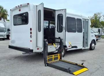 2018 Ford E-450 Glaval 12P ADA