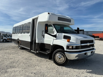 Picture of 2007 Chevrolet 5500 Turtle Top Shuttle Bus