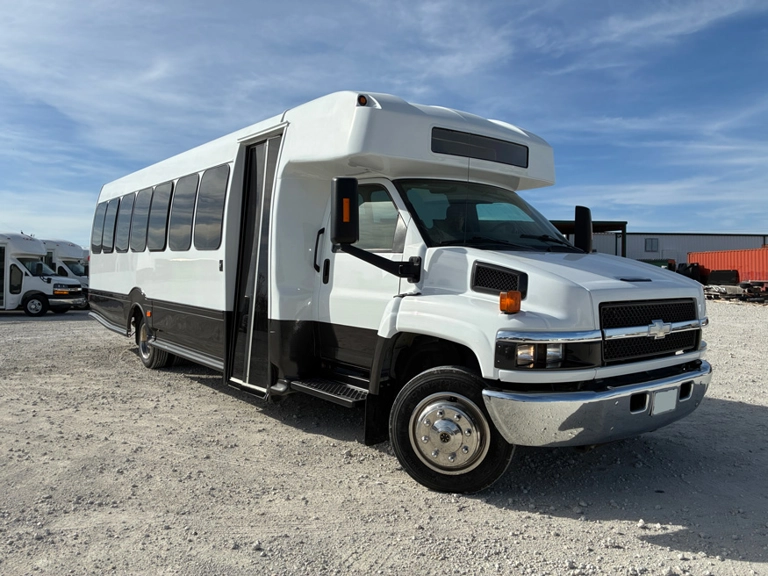 Picture of 2007 Chevrolet 5500 Turtle Top Shuttle Bus