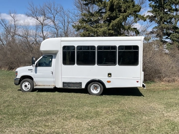Picture of 2011 Ford E350 Starcraft Allstar ADA Shuttle Bus