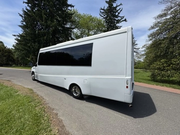 Picture of 2017 Ford E450 Shuttle Bus