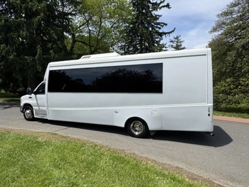 Picture of 2017 Ford E450 Shuttle Bus