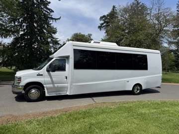 Picture of 2017 Ford E450 Shuttle Bus
