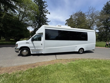Picture of 2017 Ford E450 Shuttle Bus