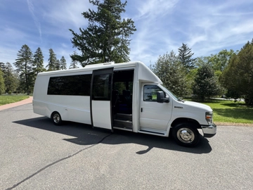 Picture of 2017 Ford E450 Shuttle Bus