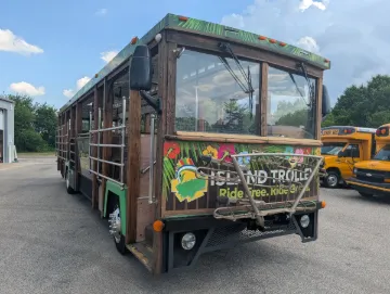 2016 Freightliner XBS 43P ADA Trolley