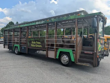 2016 Freightliner XBS 43P ADA Trolley