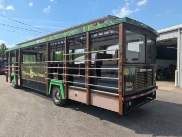 2016 Freightliner XBS 43P ADA Trolley