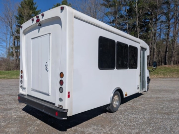 Picture of 2024 Chevrolet 4500 HLE 14P Lux