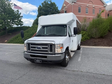 Picture of 2018 Ford E-Series Shuttle Bus