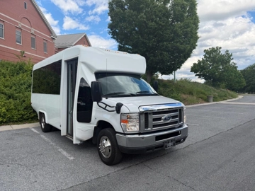Picture of 2018 Ford E-Series Shuttle Bus