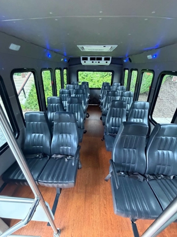 Picture of 2018 Ford E-Series Shuttle Bus