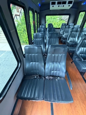 Picture of 2018 Ford E-Series Shuttle Bus