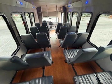 Picture of 2018 Ford E-Series Shuttle Bus