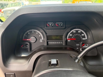 Picture of 2018 Ford E-Series Shuttle Bus
