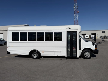 Picture of 2016 Chevrolet Express 4500 Shuttle Bus