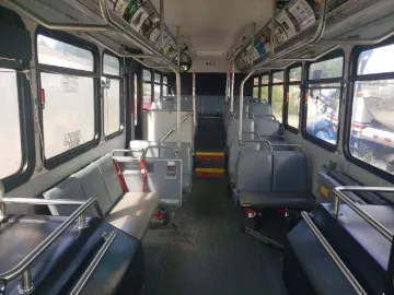 2006 Gillig Low Floor Shuttle Bus