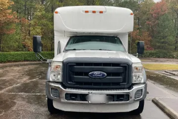 Picture of 2013 Ford Starcraft