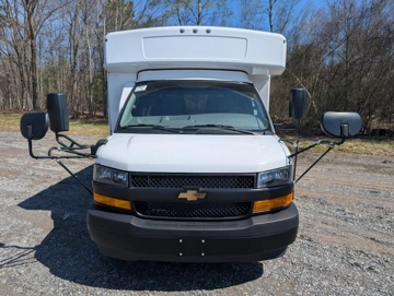 Picture of 2026 Chevrolet 4500 Magellan Cutaway Shuttle Bus