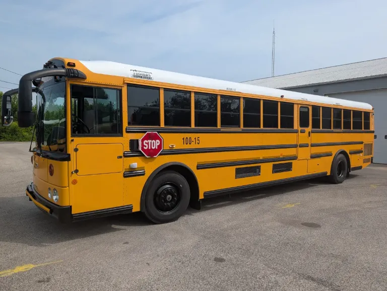 2015 Thomas HDX Flat Nose 90P A/C