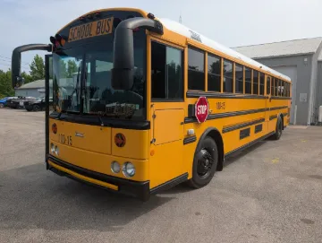 2015 Thomas HDX Flat Nose 90P A/C