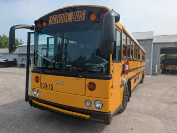 2015 Thomas HDX Flat Nose 90P A/C